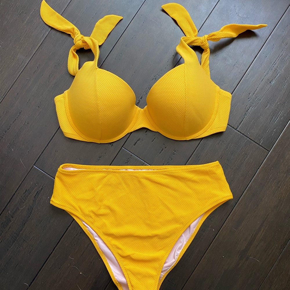 Shade & Shore Yellow Textured High Waist Cheeky Bikini (top 36D/bottom M)